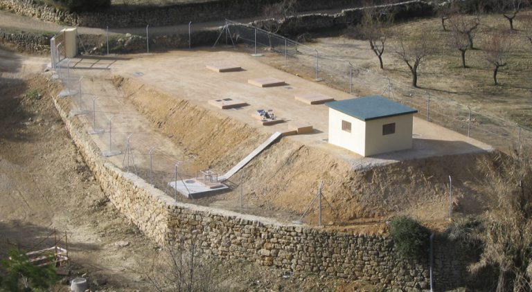 ¿Qué función tienen los filtros biológicos de las depuradoras compactas?